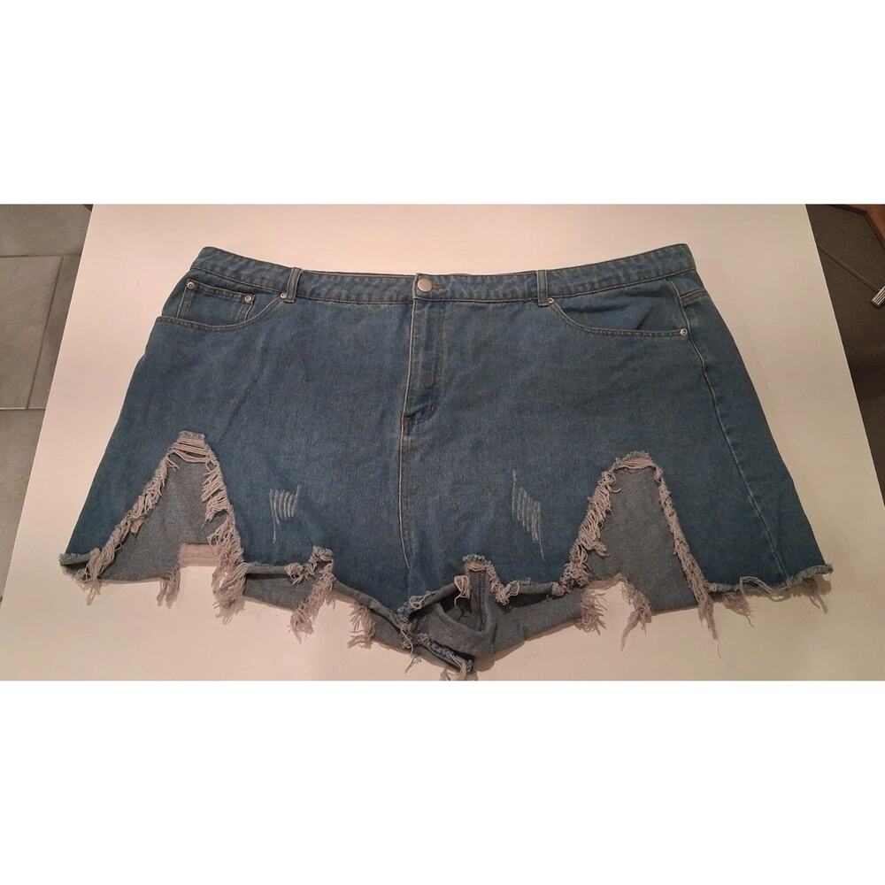PrettyLittleThing Plus Size 26 / UK 30 Distressed Denim Shorts Extreme Shredded